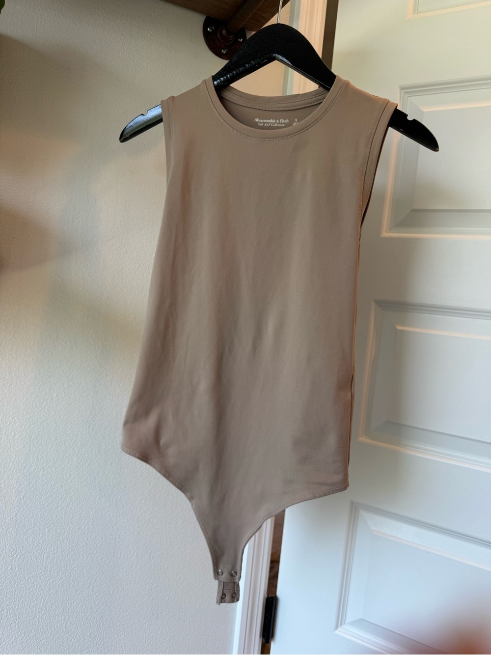 Abercrombie & Fitch soft AF Sleeveless nude Bodysuit